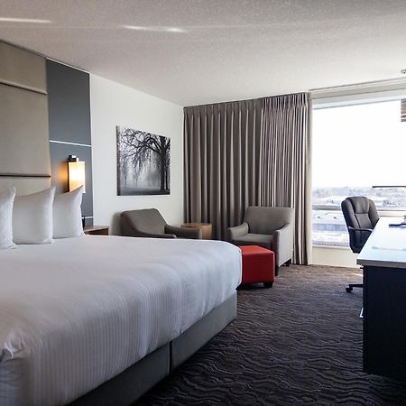 Carriage House Hotel And Conference Centre YYC Exteriér fotografie