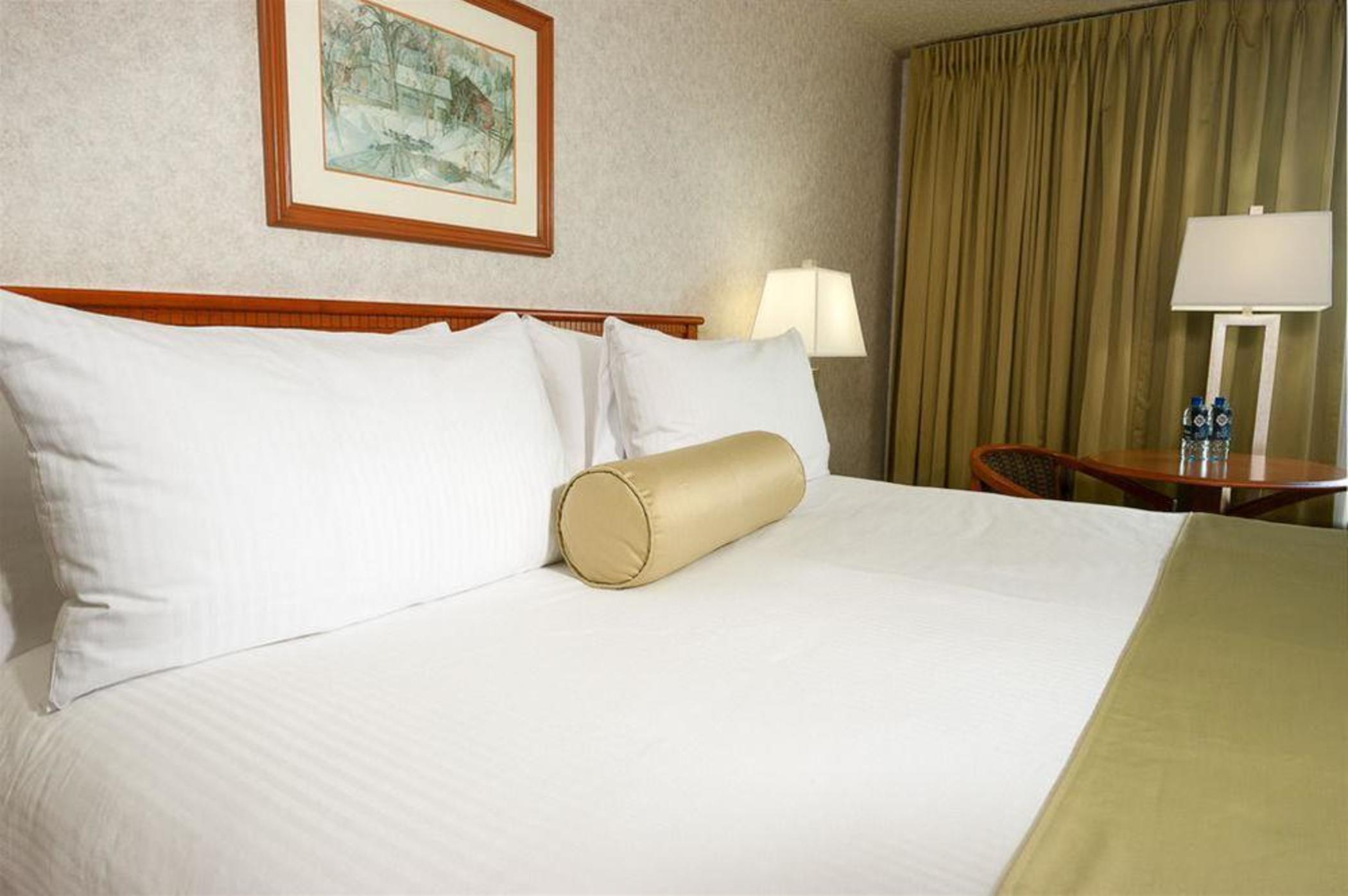 Carriage House Hotel And Conference Centre YYC Exteriér fotografie