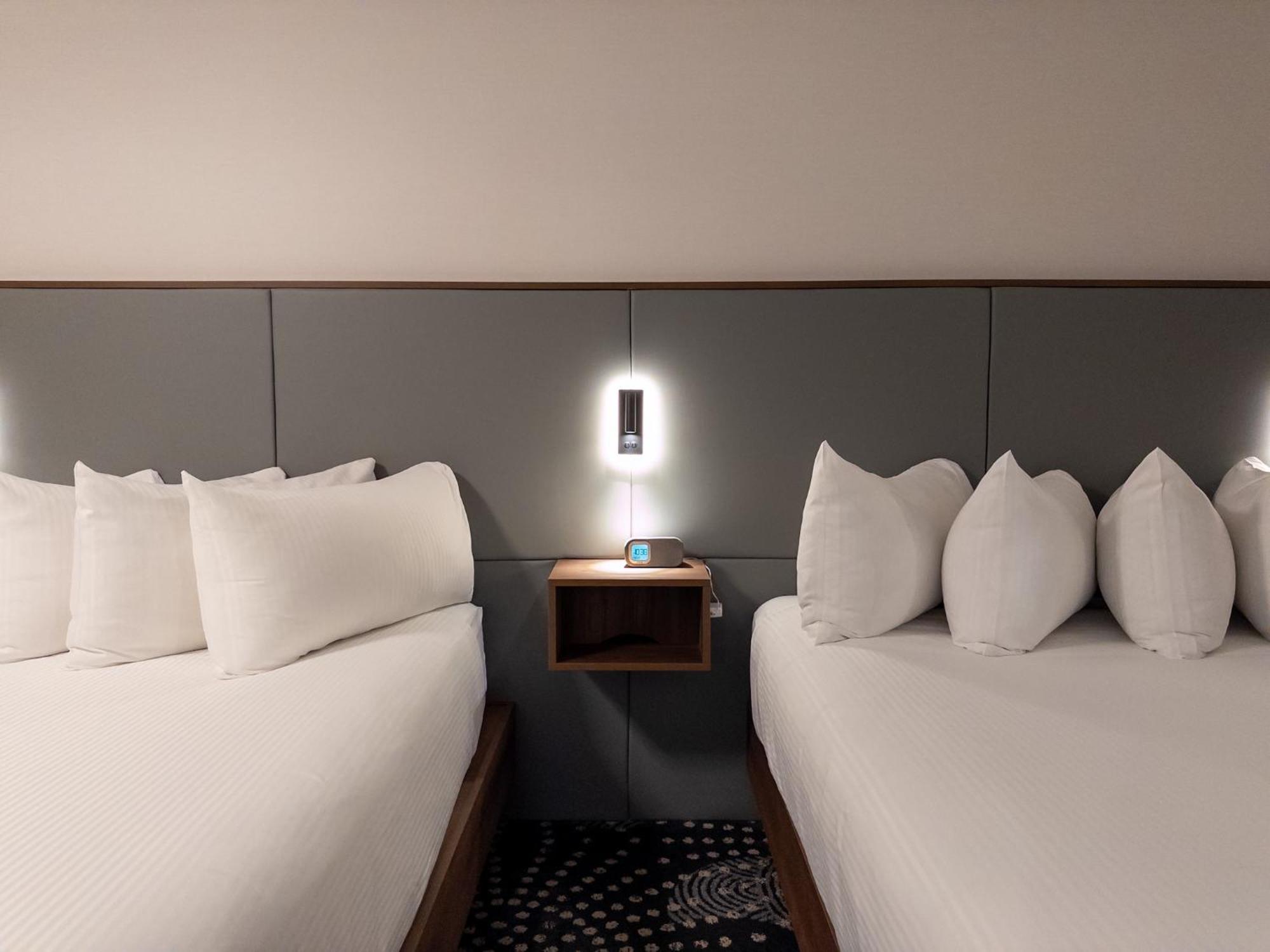 Carriage House Hotel And Conference Centre YYC Exteriér fotografie
