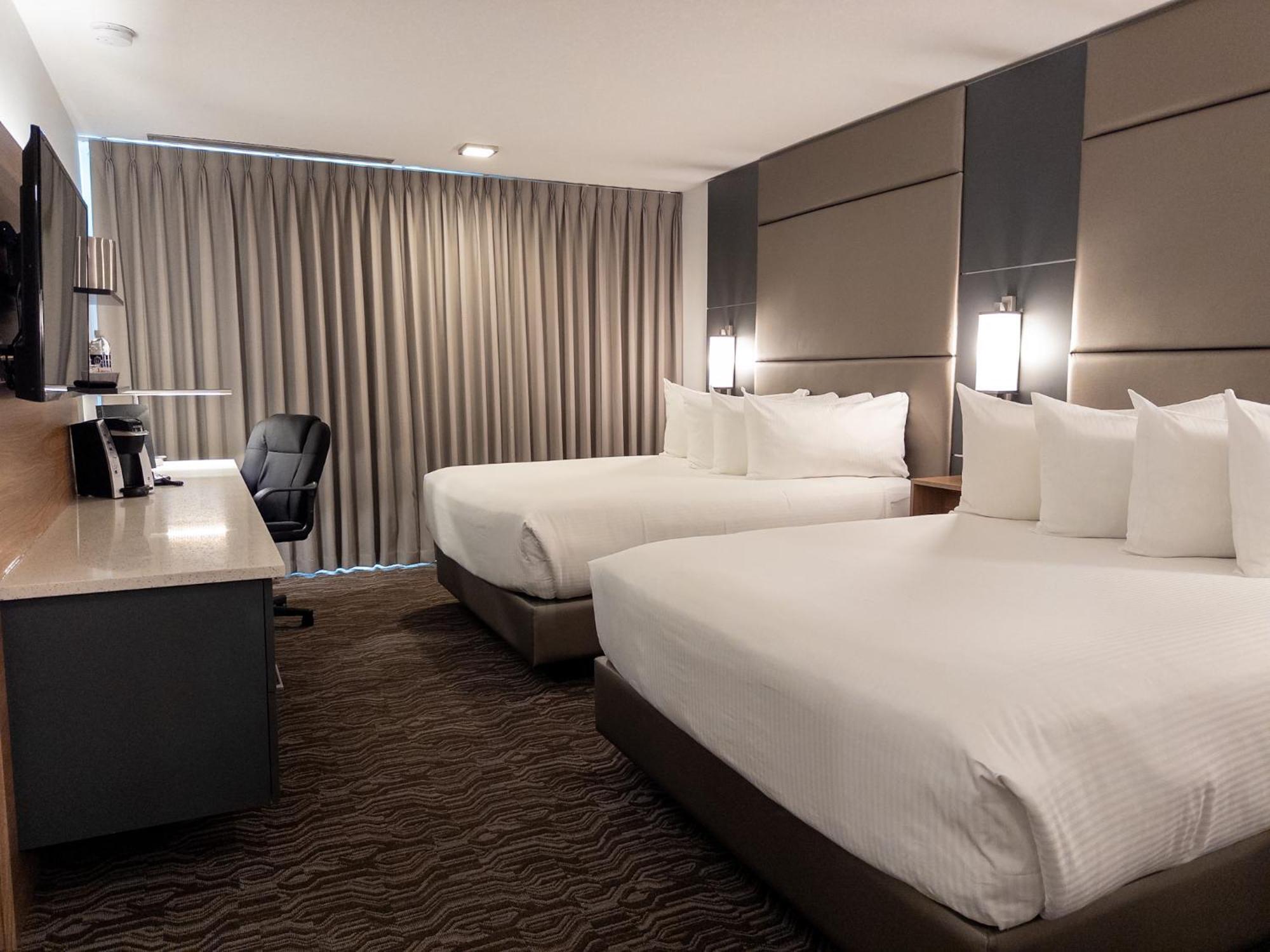 Carriage House Hotel And Conference Centre YYC Exteriér fotografie