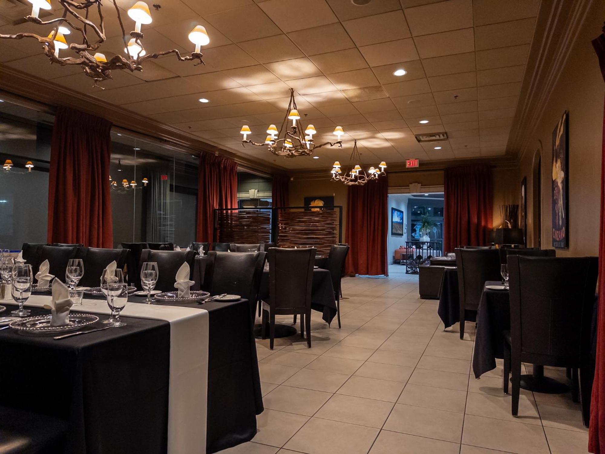 Carriage House Hotel And Conference Centre YYC Exteriér fotografie