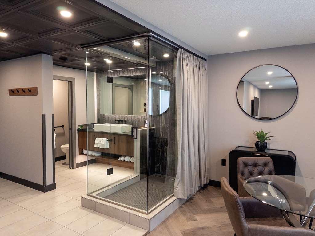 Carriage House Hotel And Conference Centre YYC Pokoj fotografie