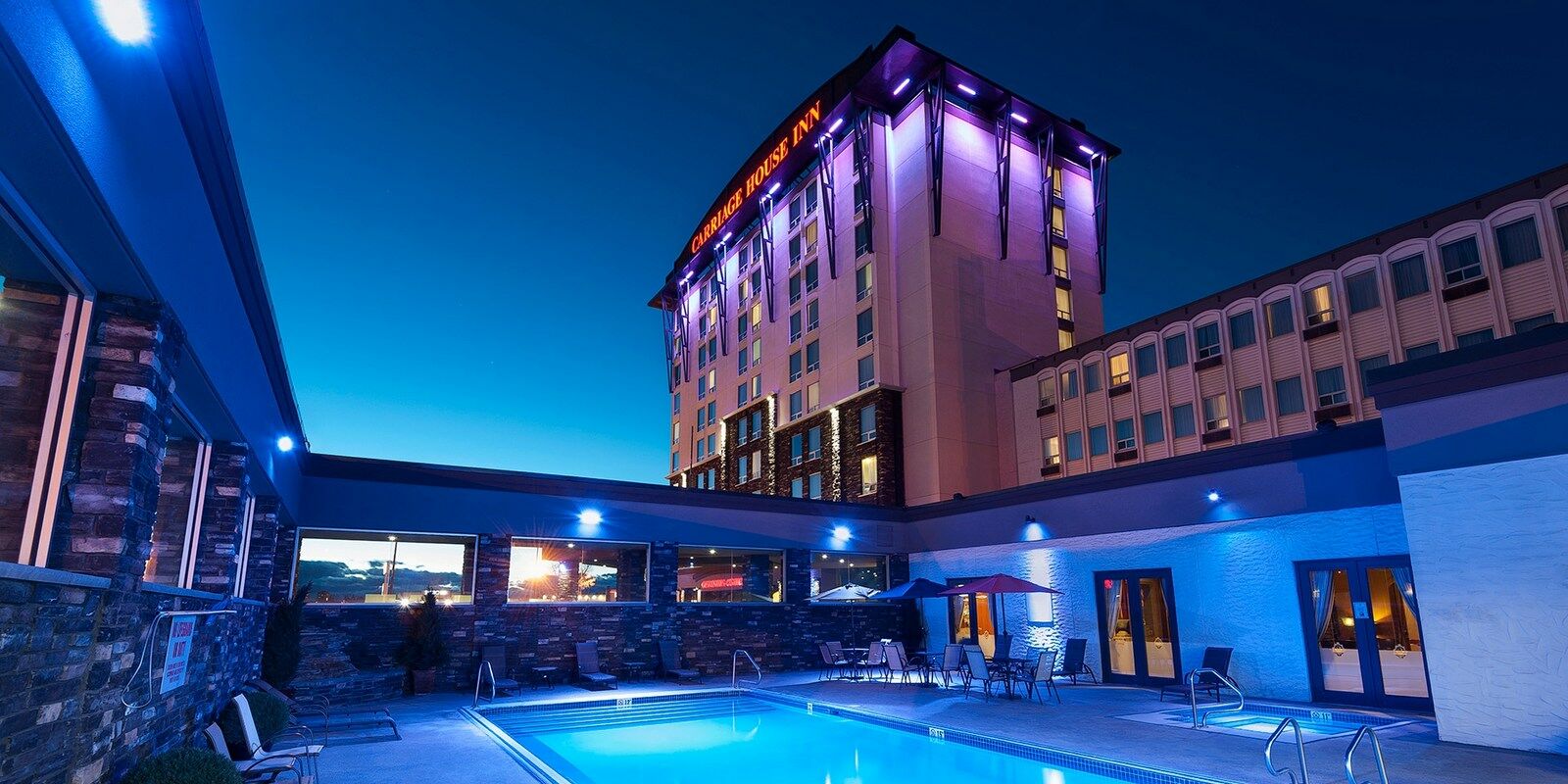 Carriage House Hotel And Conference Centre YYC Exteriér fotografie
